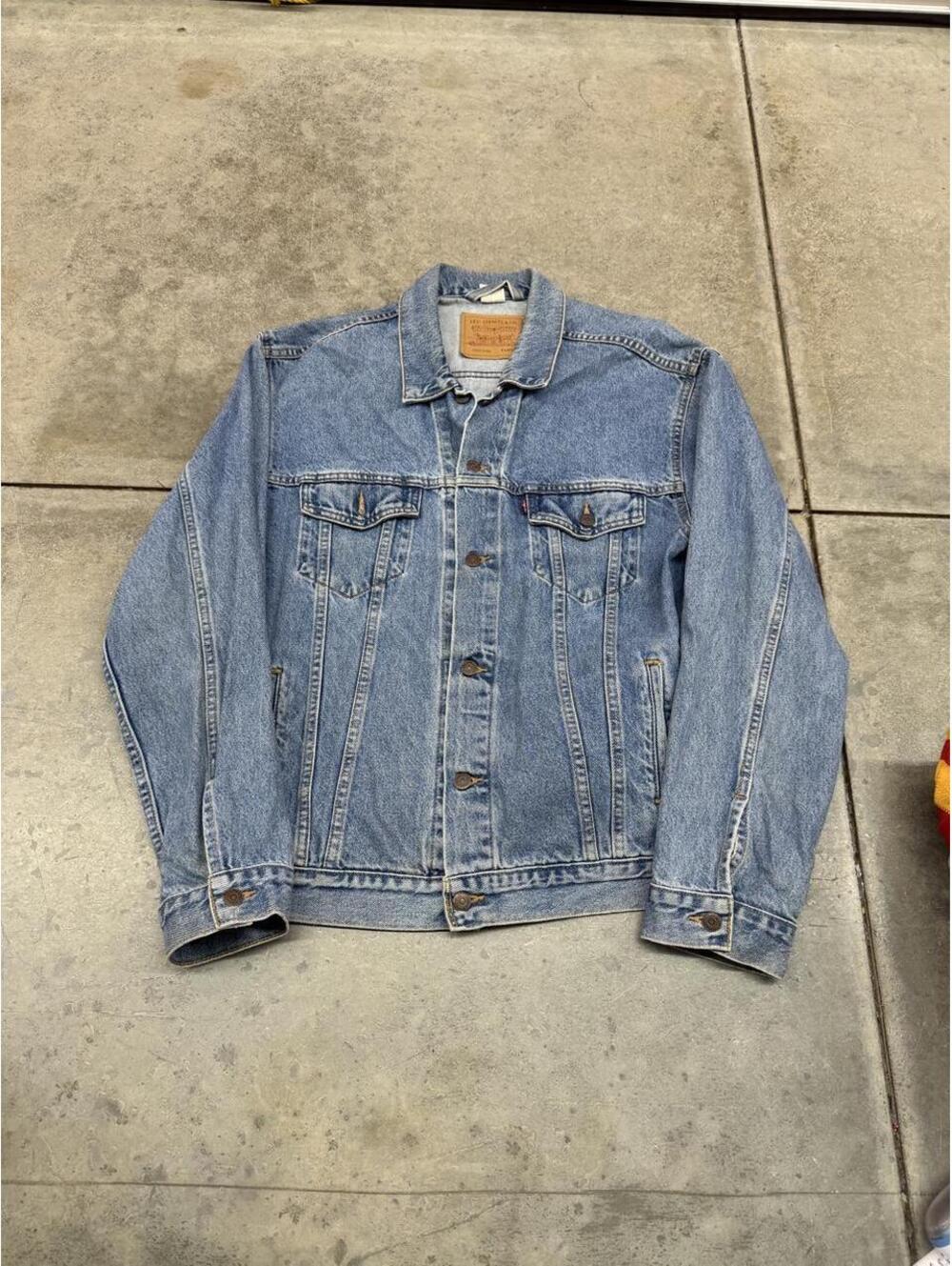 vintage levis relaxed trucker faded blue denim jean jacket size xl